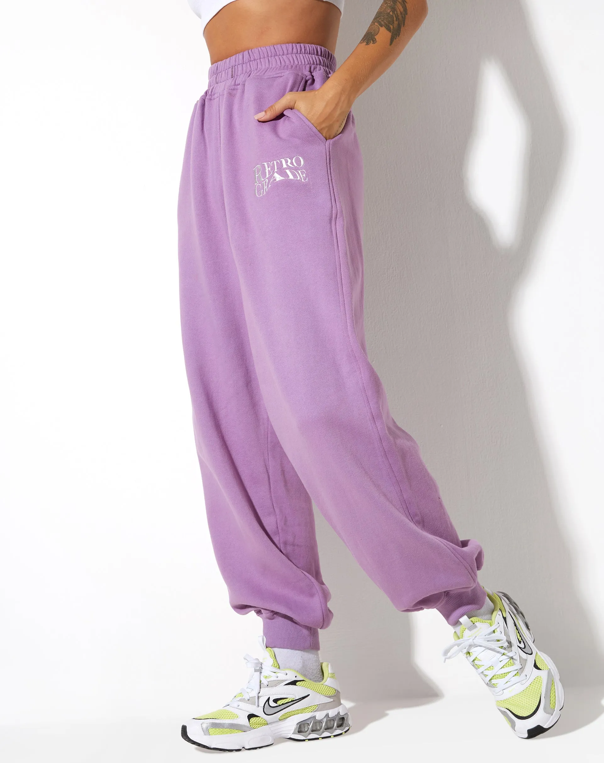 Roider Jogger in Lavender Retro Grade Embro