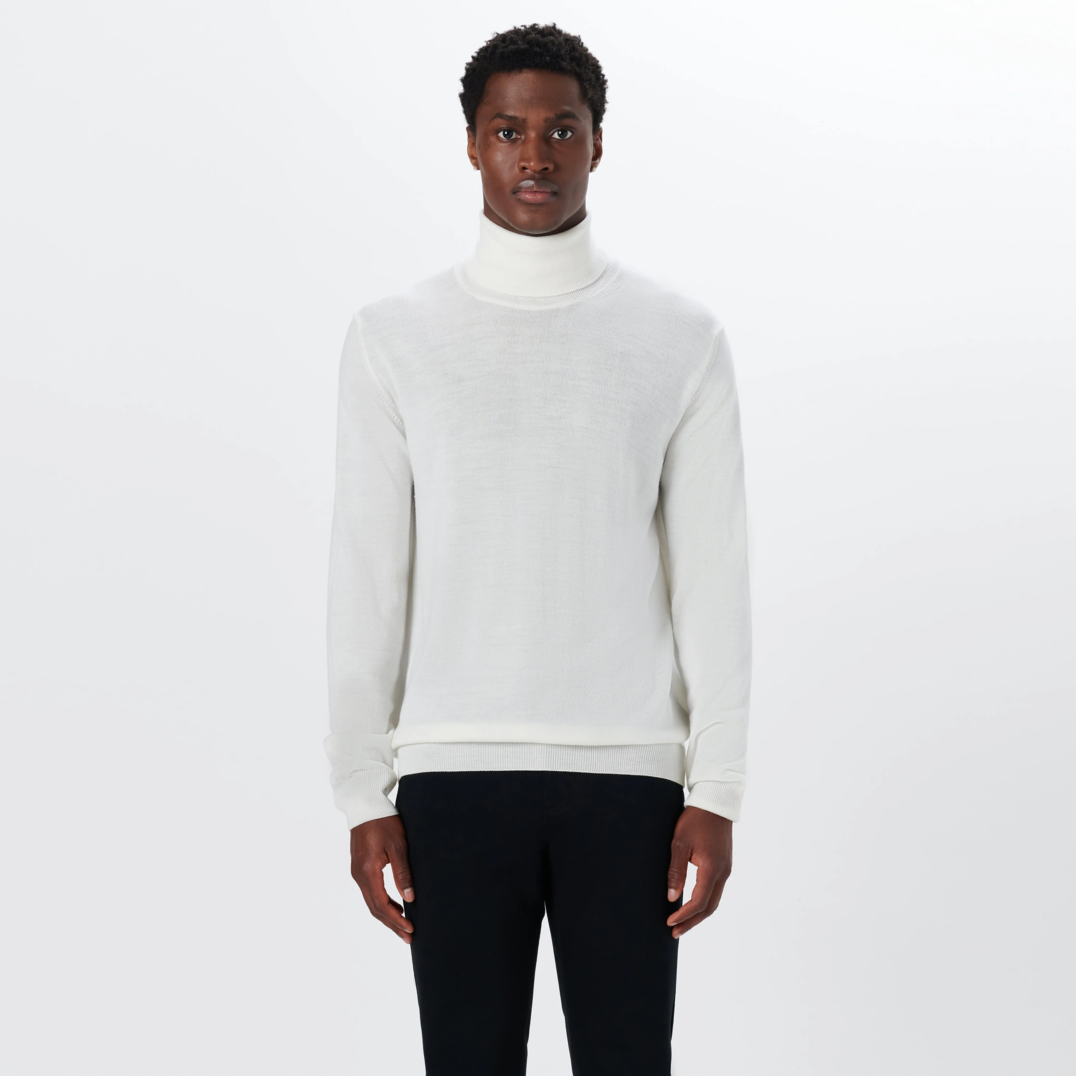 Super Merino Turtle Neck Solid Sweater