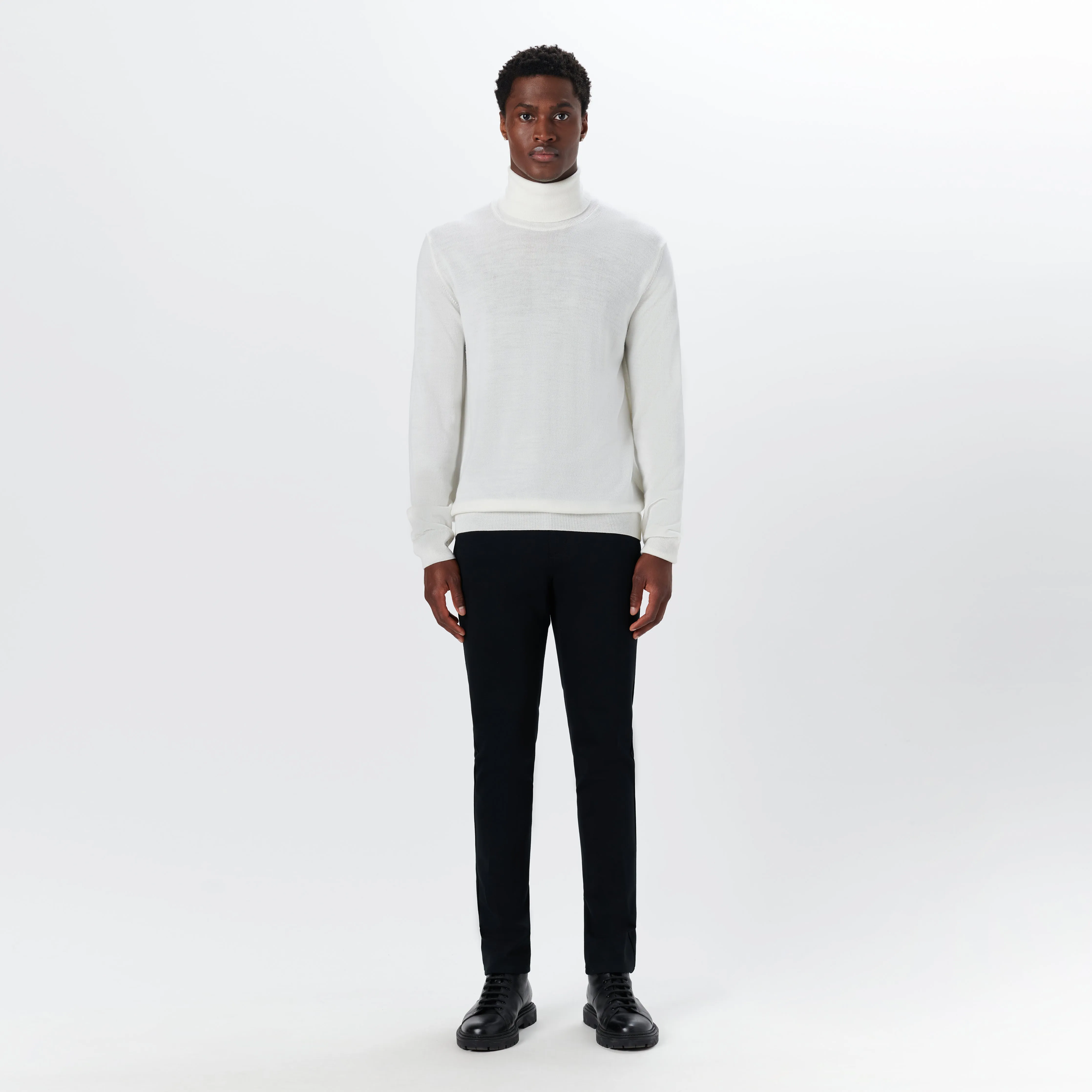 Super Merino Turtle Neck Solid Sweater