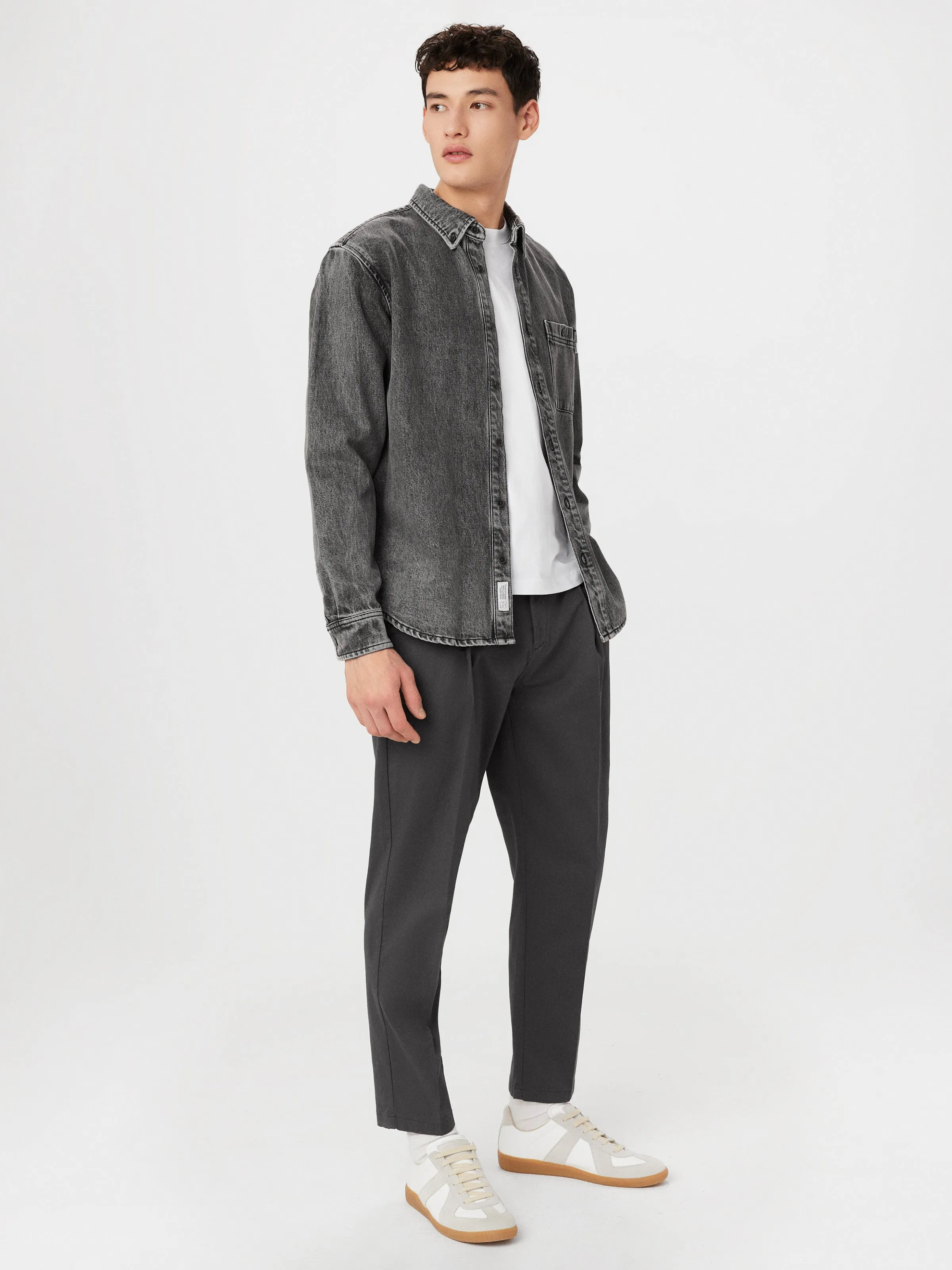 The Jamie Pleated Chino Pant in Iron Grey